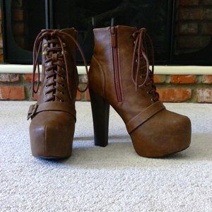 Breckelle's Britney-17 Letherette Lace-up Buckle Platform Bootie Size 6.5